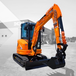 Mini Escavadora CDM6025 2500kg c/ Motor Yanmar Cabinada